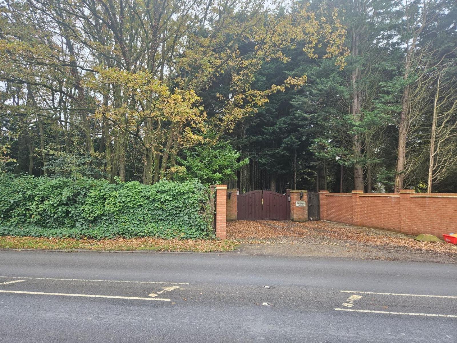 Beautiful Cottage In Brentwood Kelvedon Hatch Экстерьер фото