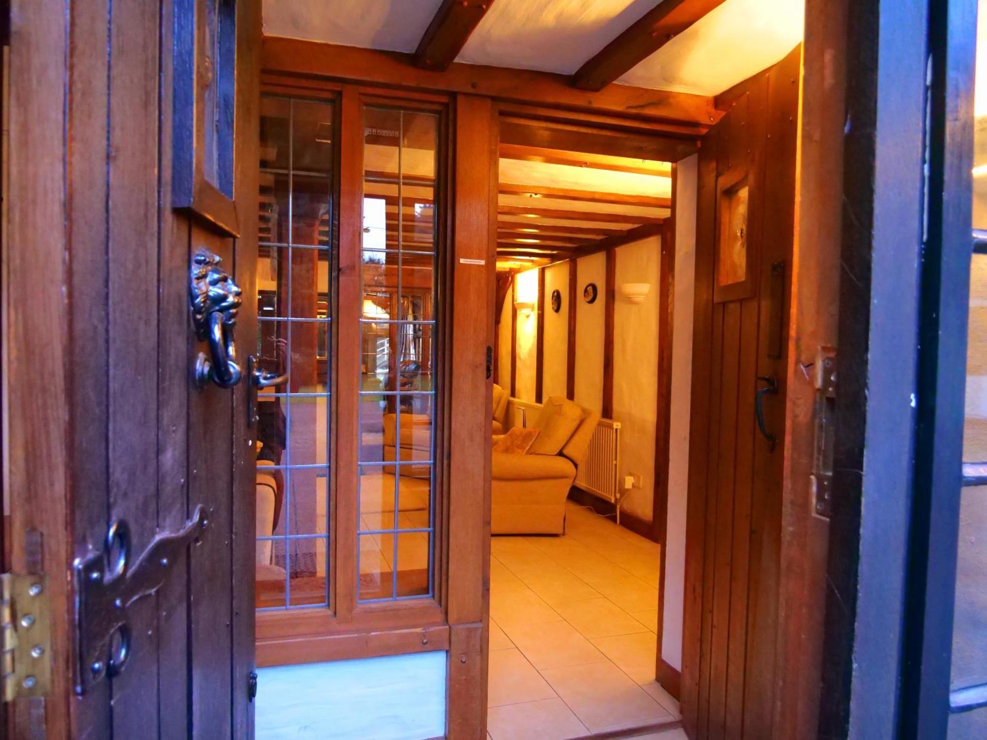 Beautiful Cottage In Brentwood Kelvedon Hatch Экстерьер фото