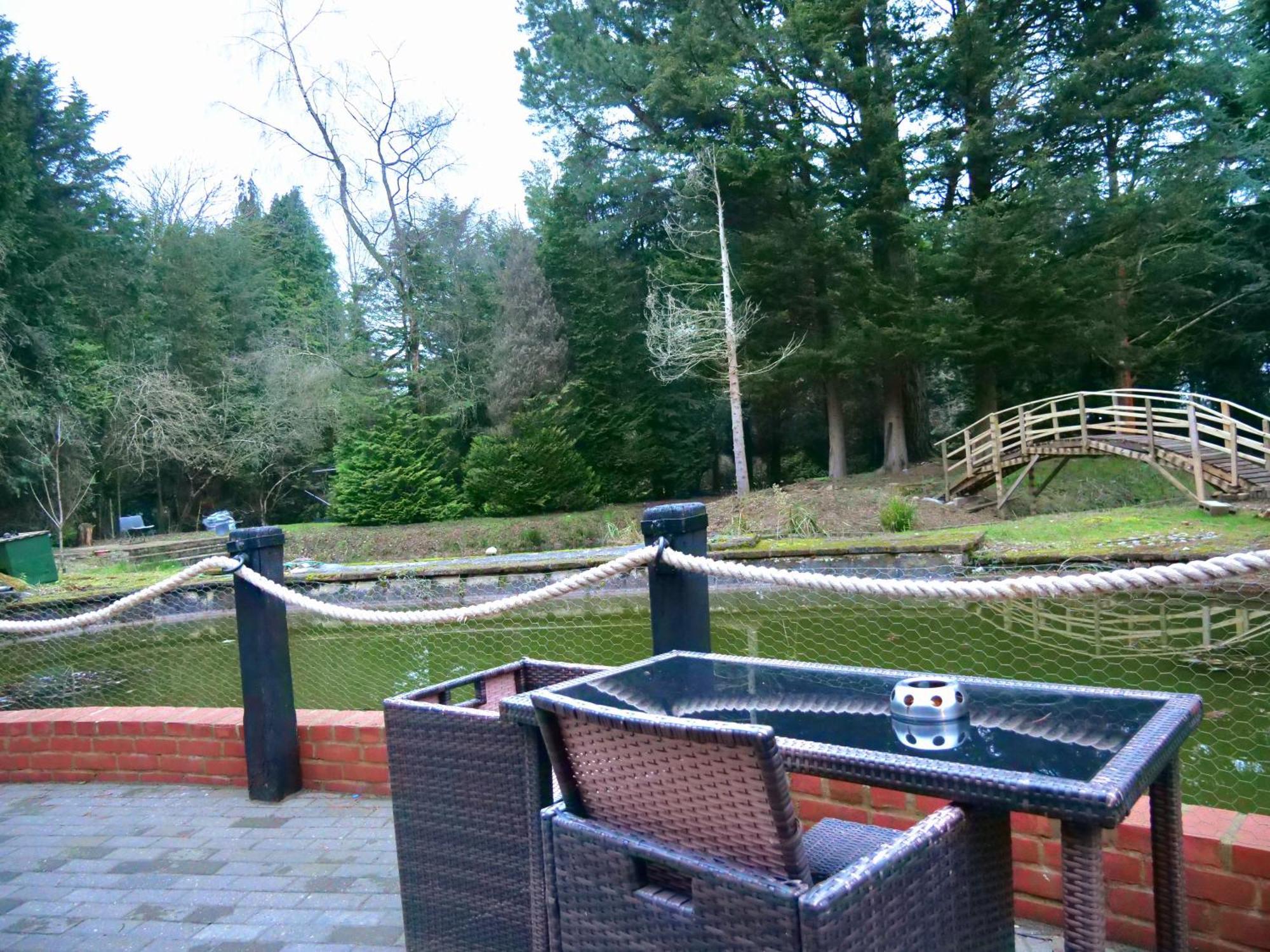 Beautiful Cottage In Brentwood Kelvedon Hatch Экстерьер фото