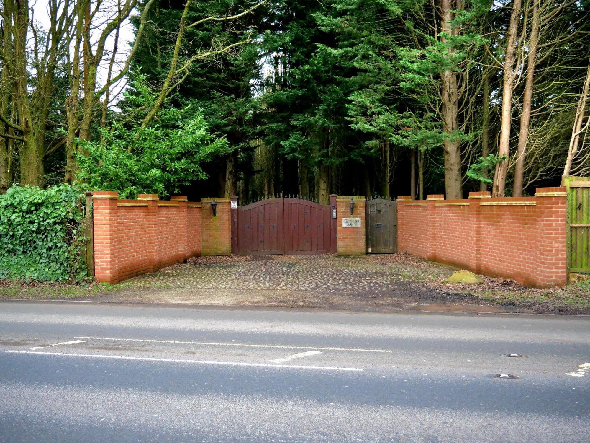 Beautiful Cottage In Brentwood Kelvedon Hatch Экстерьер фото