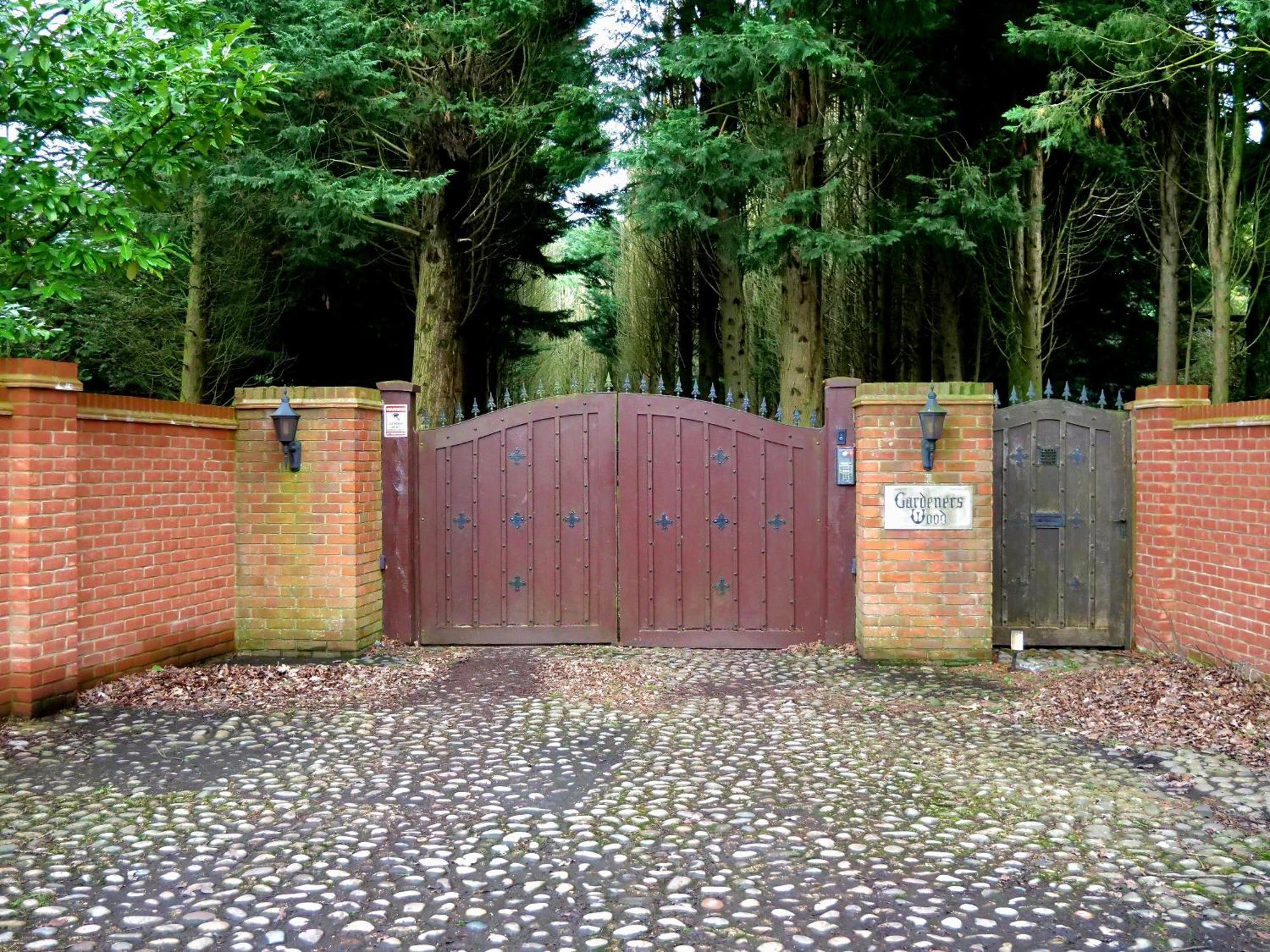 Beautiful Cottage In Brentwood Kelvedon Hatch Экстерьер фото