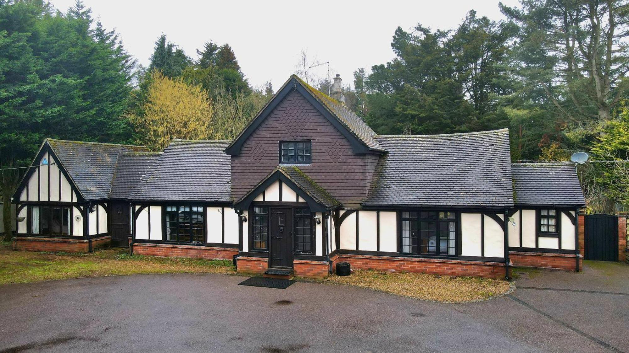 Beautiful Cottage In Brentwood Kelvedon Hatch Экстерьер фото